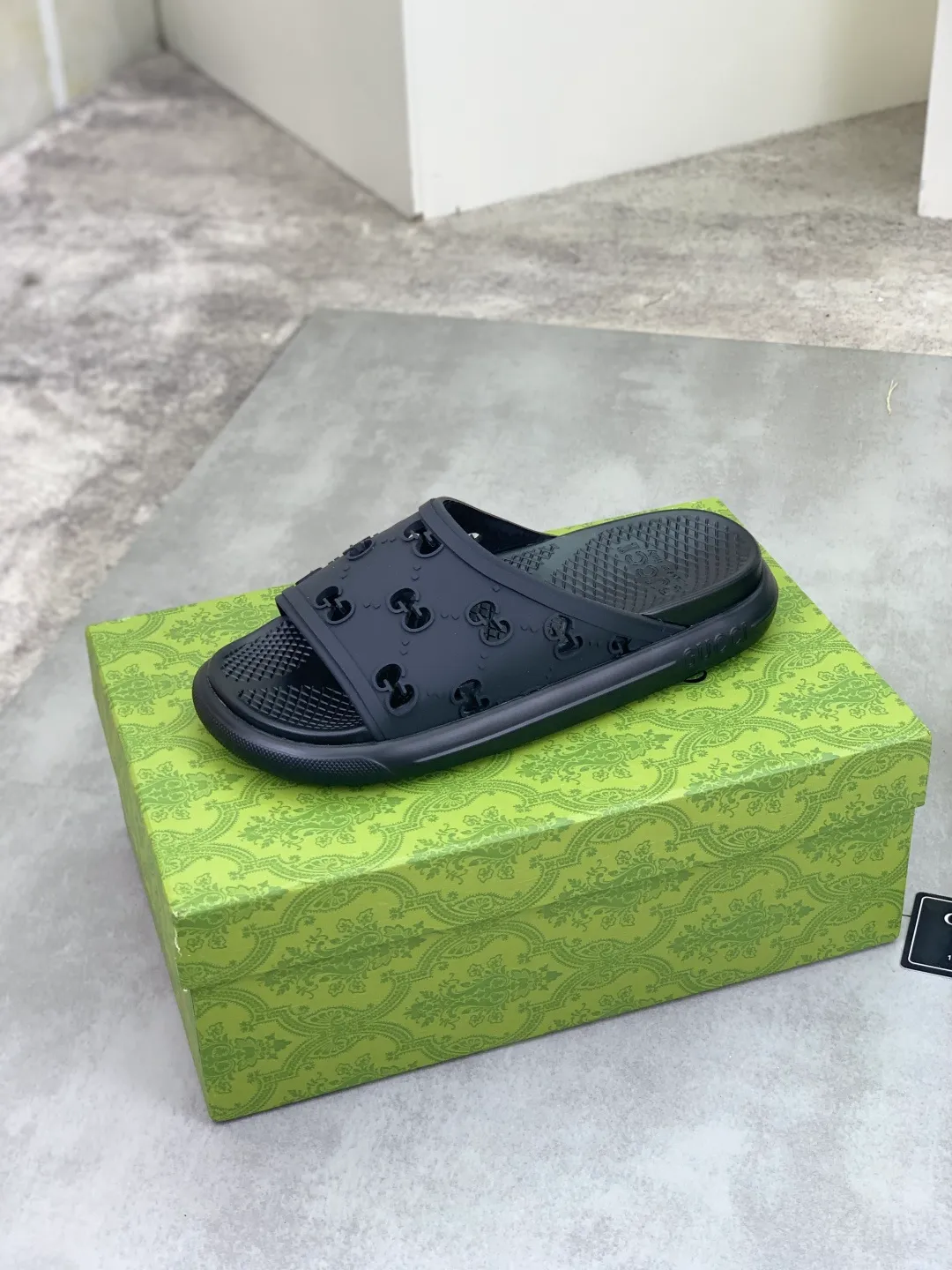 Men's Men's Shoes 💰P300💰[New Style] High Version 🎁🎁🎁 GUCCI New Year of the Snake casual slippers, original official website, perfect workmanship, transmitting a kind of noble luxury, sublimating its definition of luxury in Gucci's high-end extraordinary craftsmanship. Original Gucci double G combination outsole, code number: 35-46, complete package